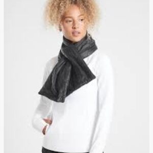 Athleta quilted puffer scarf with hidden zip pouch